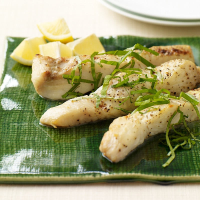 Broiled halibut with lemon and herbs | Recipes | WW USA