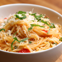 Spaghetti With Fresh Tomato Sauce Recipe by Tasty