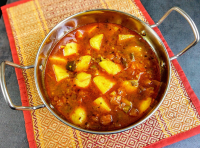 Aloo Tamatar Ki Sabzi Recipe | Potato & Tomato Curry - VegeCravings