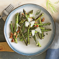 Pan-Charred Asparagus Recipe | MyRecipes