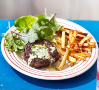 Steak haché with pommes frites & cheat's Béarnaise sauce recipe ...