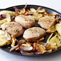 One-pan pork chops with fennel, onion, and apple | Recipes | WW ...
