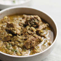 The Hairy Bikers' Traditional Lamb Saag | Dinner Recipes | Woman ...