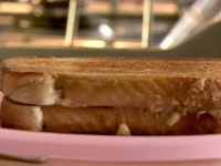 Elvis Presley's Fried Peanut Butter and Banana Sandwich Recipe ...