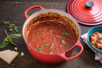 Slow-Cooked Tomato Sauce | Le Creuset® Official Site