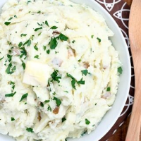 Garlic Cream Cheese Mashed Potatoes — Let's Dish Recipes