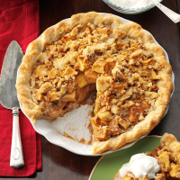 Caramel Apple Pie with Streusel Topping Recipe: How to Make It