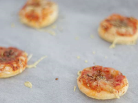 Mini pizzas à la pâte feuilletée - Recette Ptitchef