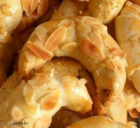 Croissants aux amandes gateaux algeriens pâte sans levure - Le ...