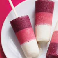Tri-Coloured Frozen Yogurt Popsicles | RICARDO