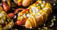 Recette de hot dog grillé de Chicago | Grilles Traeger