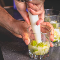 Le cocktail Ti-Punch : la recette facile d'un incontournable des Antilles