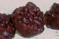 Mini-bouchées chocolat noir et riz soufflé - Recette Ptitchef