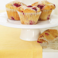 Raspberry Kefir Muffins | RICARDO