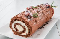 Best Bûche de Noël Recipe - How To Make Yule Log Cake for ...