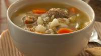 Receta de Sopa Fácil de Verduras y Albondigas | QueRicaVida.com