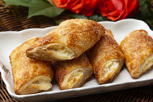 Porto's Bakery Cheese Roll Recipe: The Ultimate Guide for You - C ...