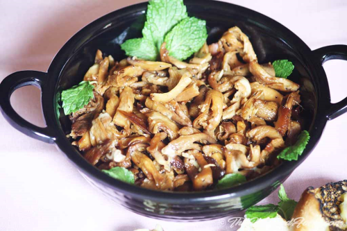 Simple Buttery Oyster Mushroom Recipe - The Winged Fork